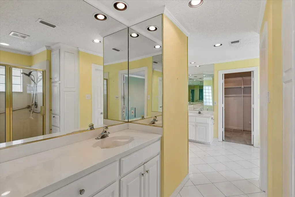 4204 Biscayne Drive Haltom City TX 76117