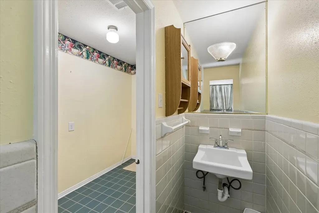 4204 Biscayne Drive Haltom City TX 76117