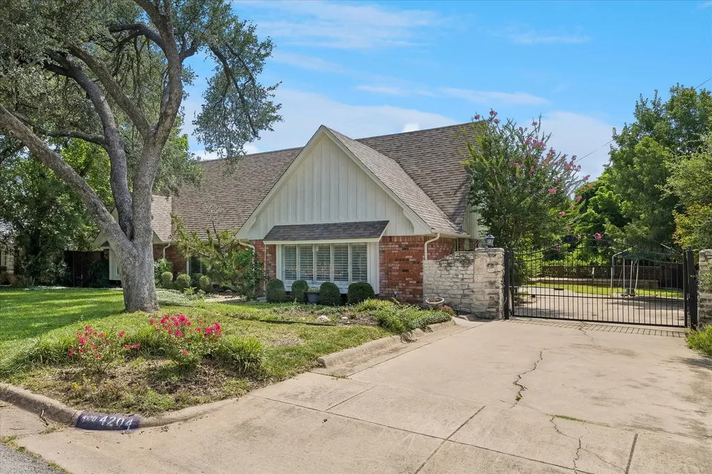 4204 Biscayne Drive Haltom City TX 76117