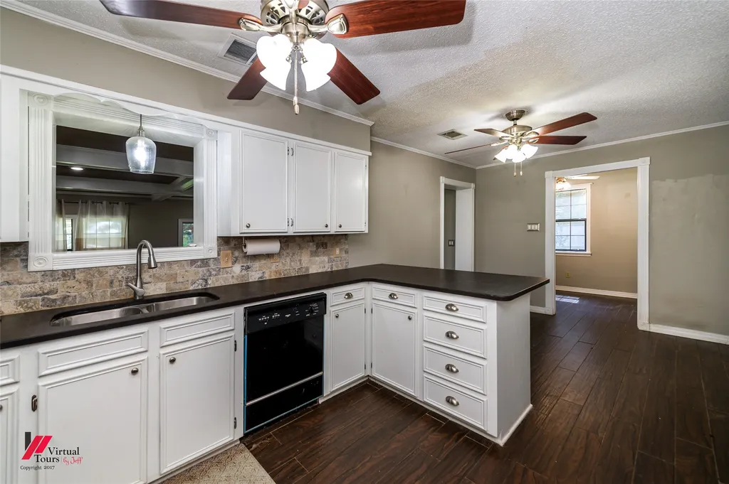 236 Charlie Cannon Road Coushatta LA 71019