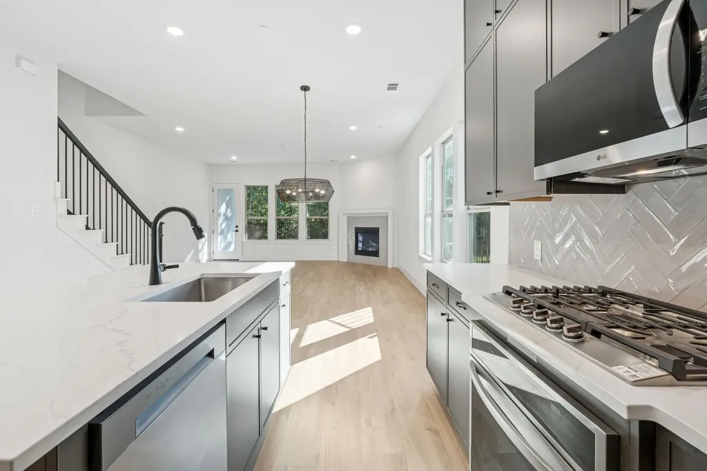 428 Waterscape Drive Hickory Creek TX 75065