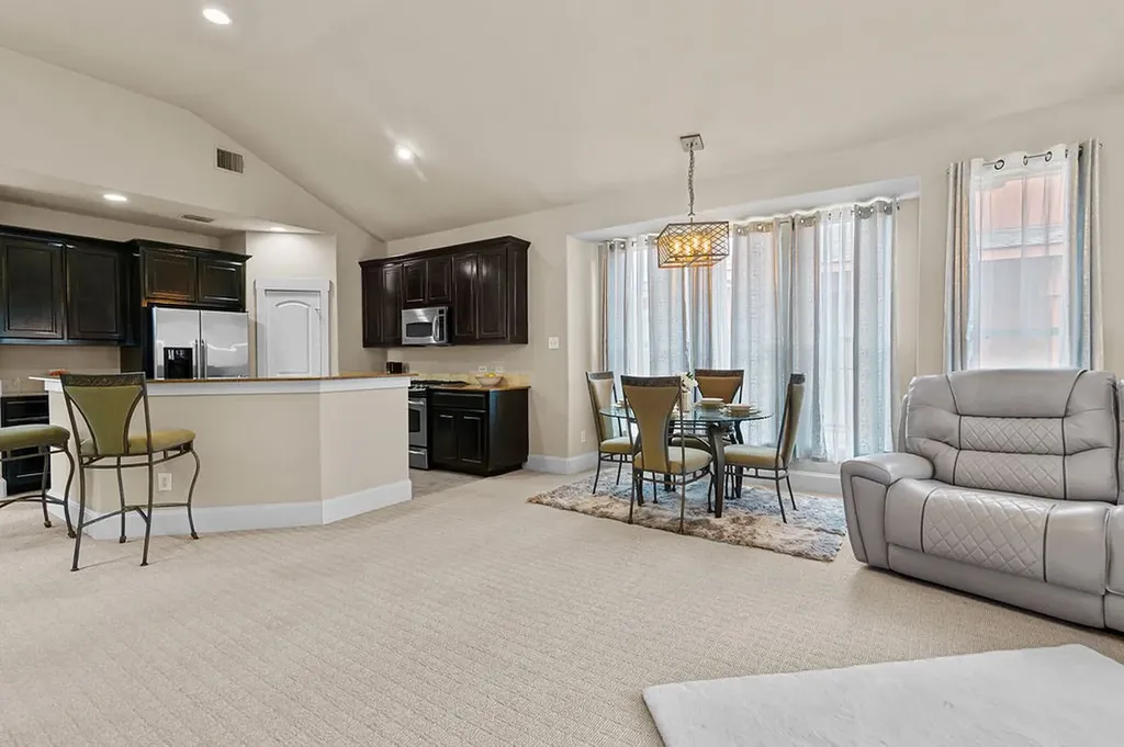 2635 Villa Di Lago Grand Prairie TX 75054