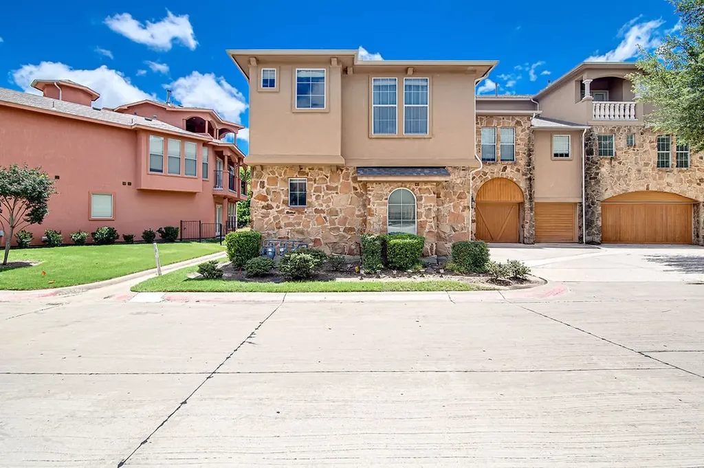2635 Villa Di Lago Grand Prairie TX 75054
