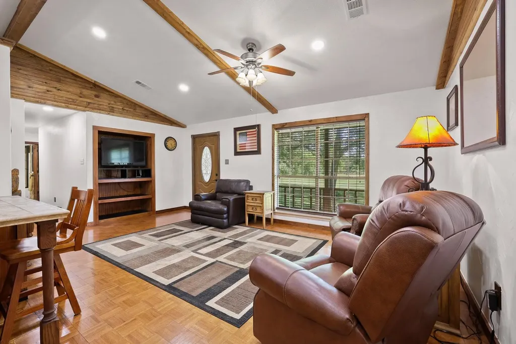 1045 Middle Road Denison TX 75021