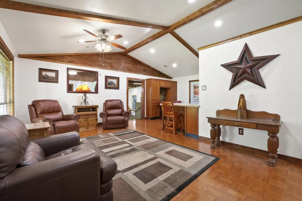 1045 Middle Road Denison TX 75021