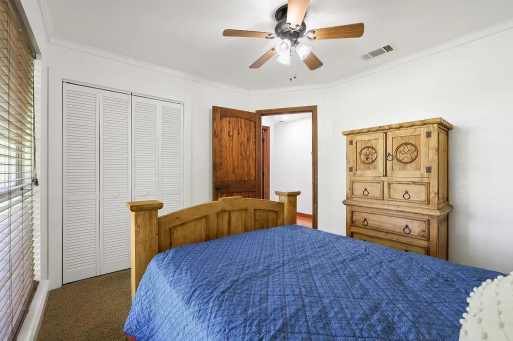 1045 Middle Road Denison TX 75021
