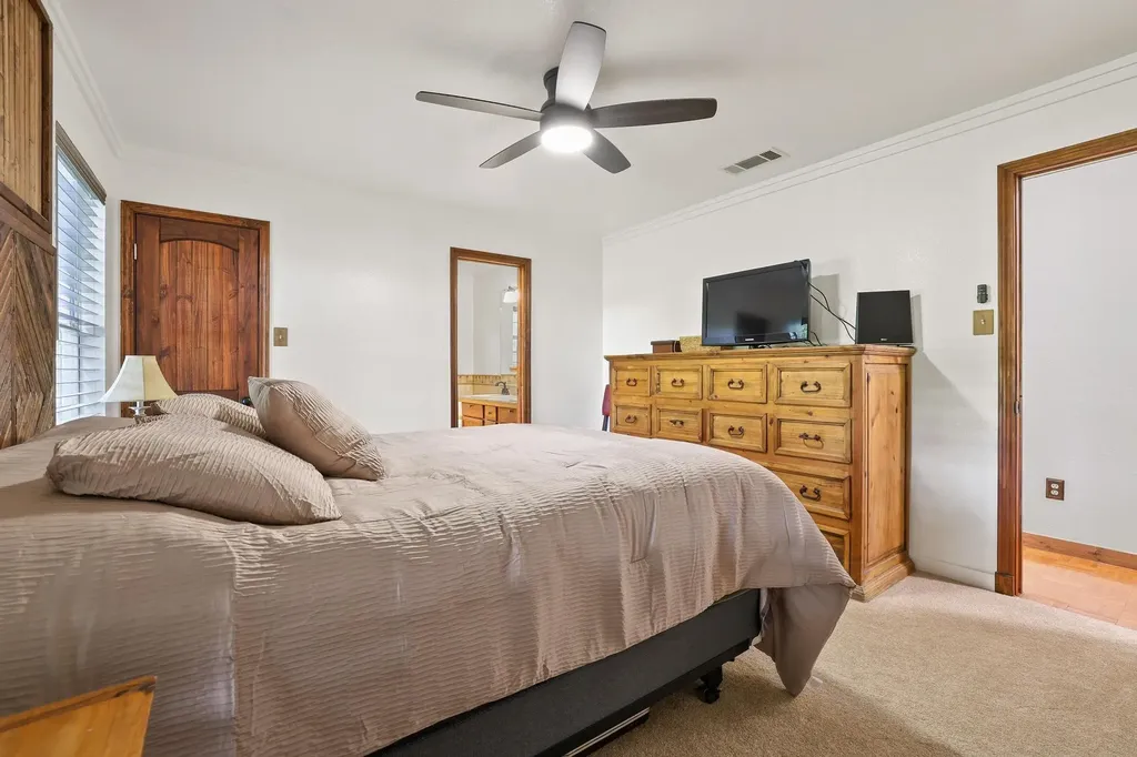 1045 Middle Road Denison TX 75021