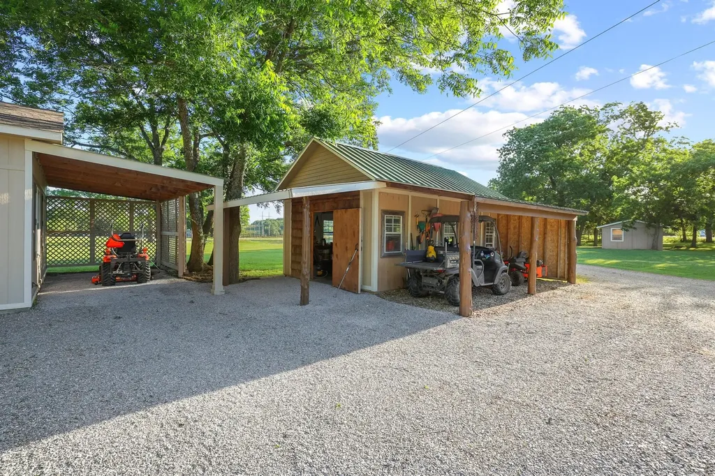 1045 Middle Road Denison TX 75021