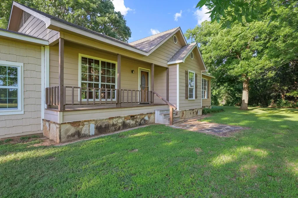1045 Middle Road Denison TX 75021