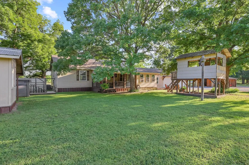 1045 Middle Road Denison TX 75021