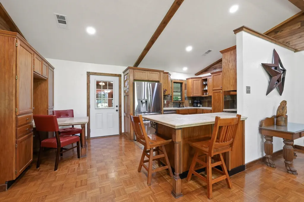 1045 Middle Road Denison TX 75021
