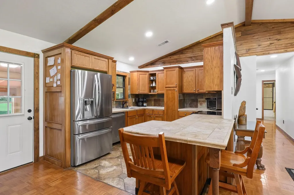 1045 Middle Road Denison TX 75021