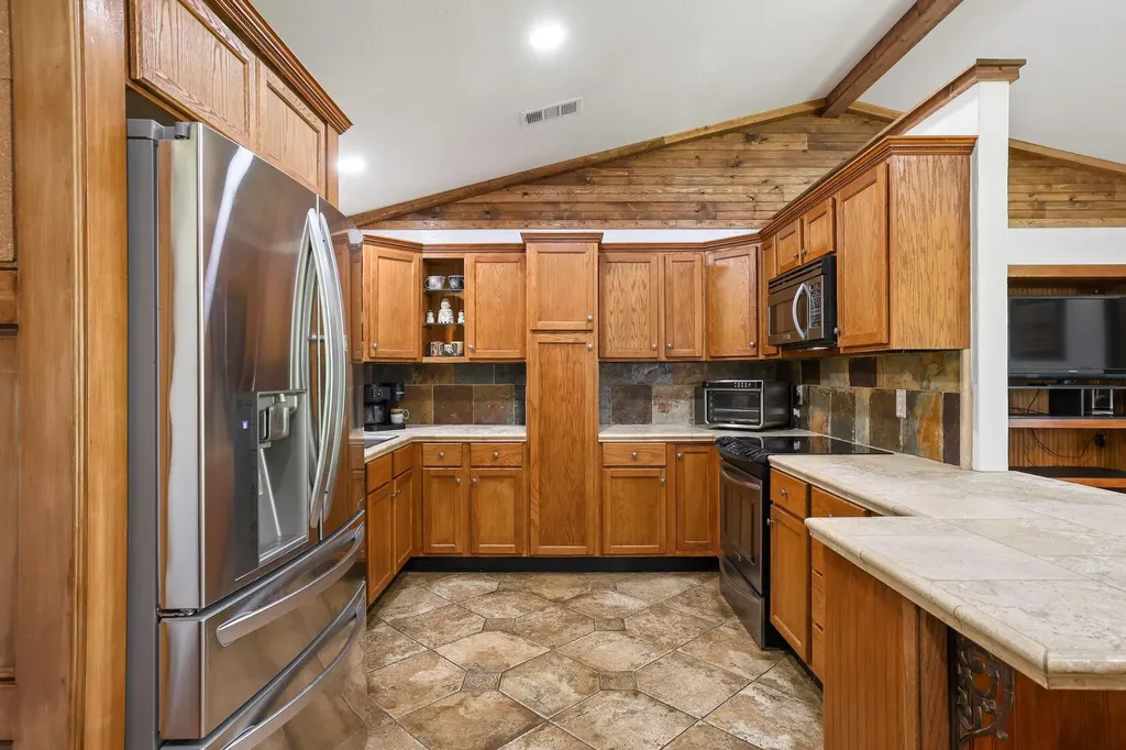 1045 Middle Road Denison TX 75021