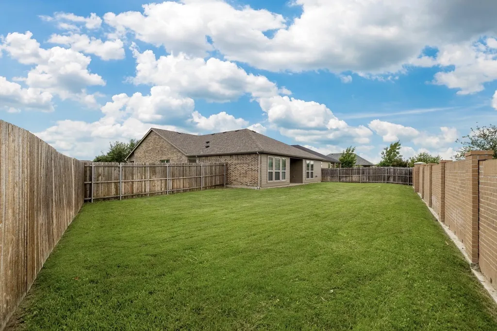 504 Millsap Drive Van Alstyne TX 75495