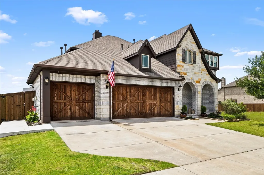 1042 Watercourse Place Royse City TX 75189