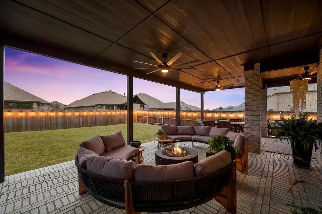 1042 Watercourse Place Royse City TX 75189