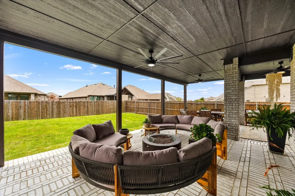 1042 Watercourse Place Royse City TX 75189