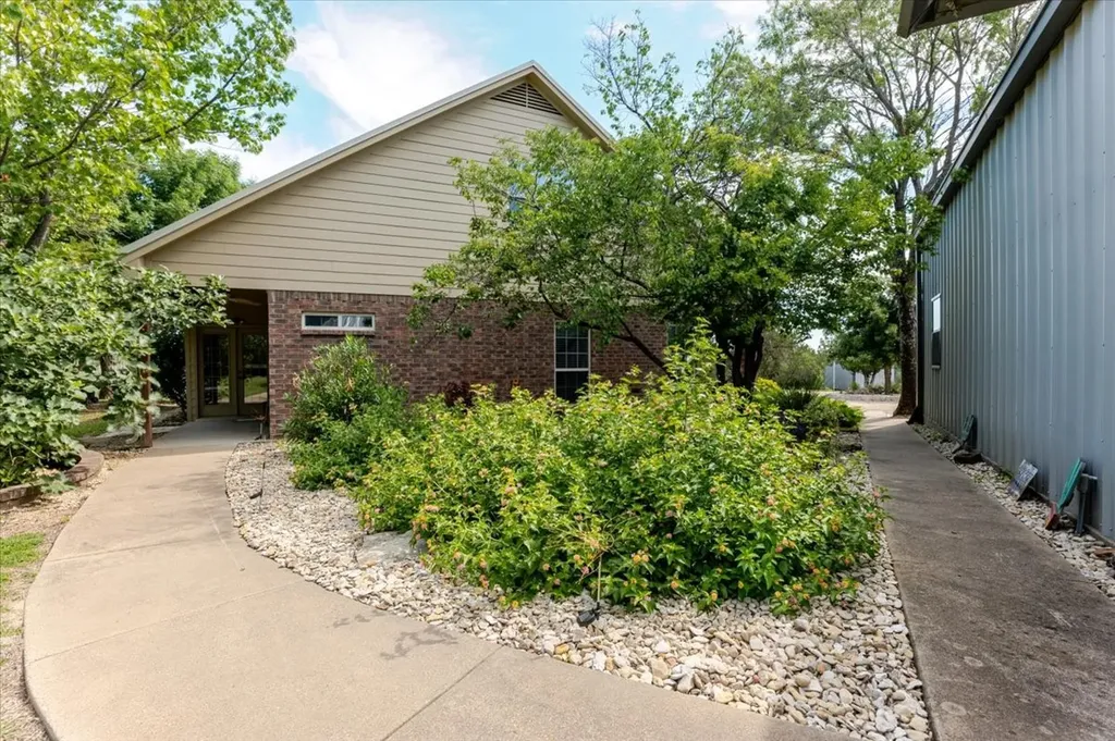 2295 County Road 326 Glen Rose TX 76043