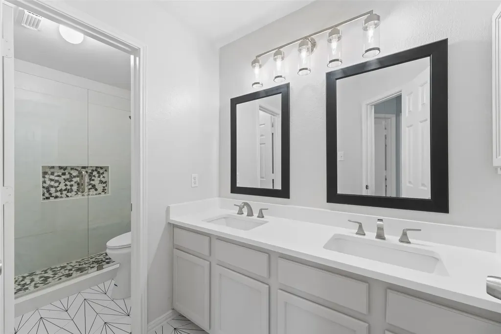 207 Deerpath Road Hickory Creek TX 75065