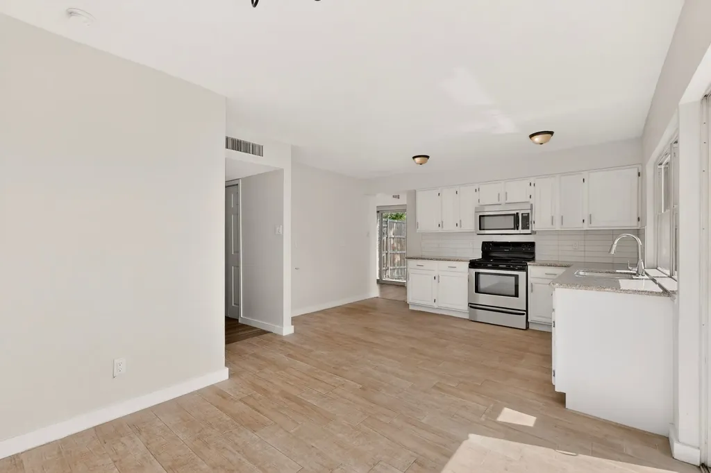 6313 Fallbrook Drive Garland TX 75043