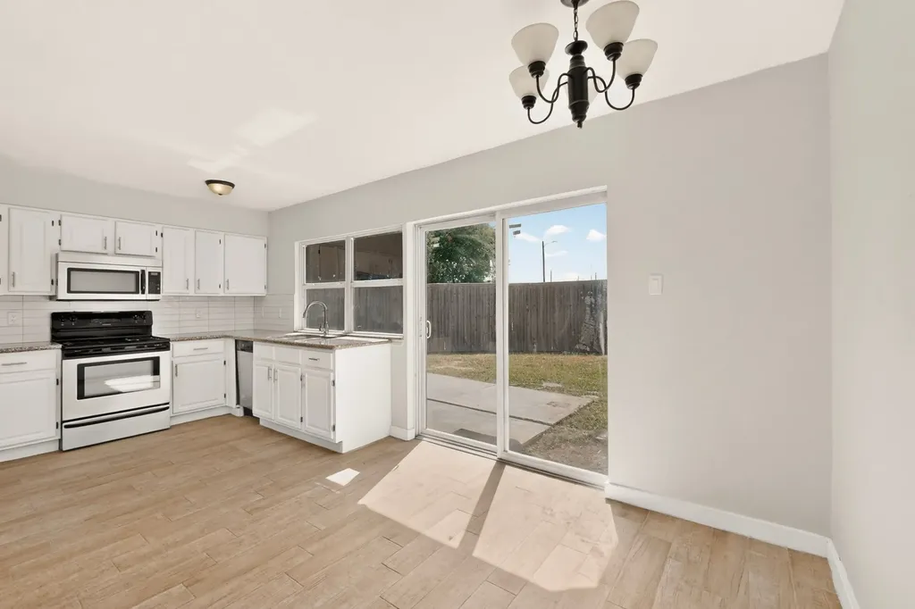 6313 Fallbrook Drive Garland TX 75043