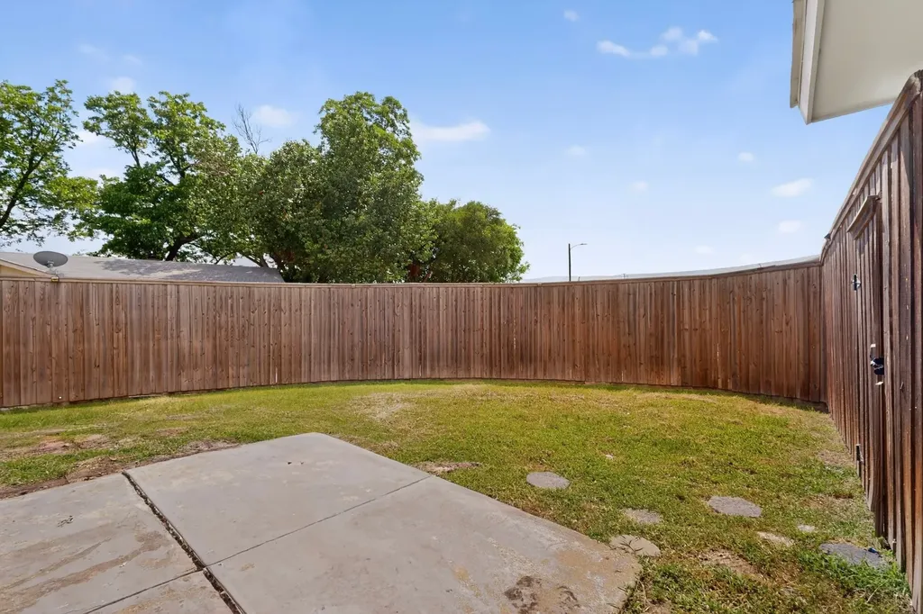 6313 Fallbrook Drive Garland TX 75043