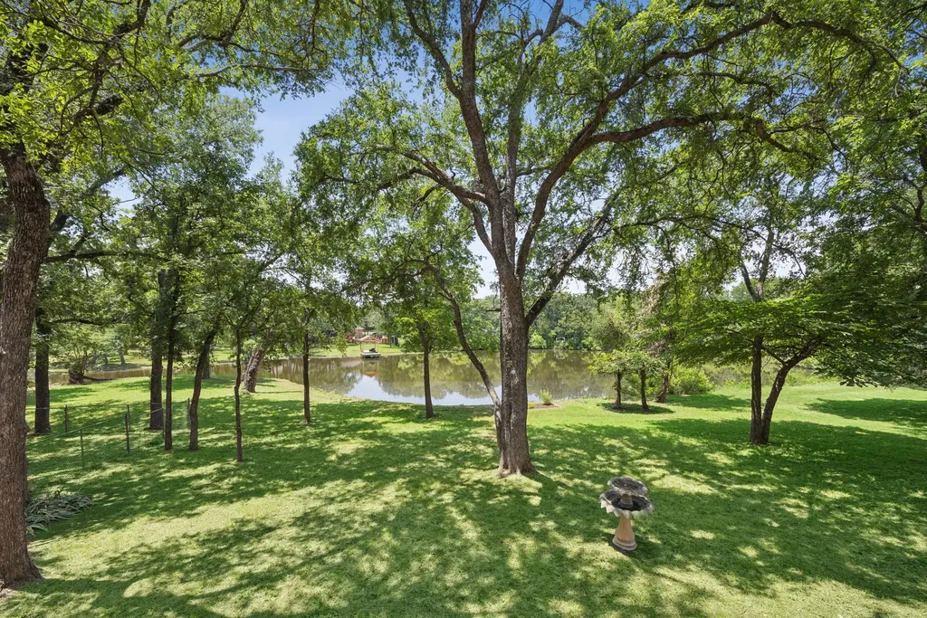 939 Garnet Cove Oak Point TX 75068