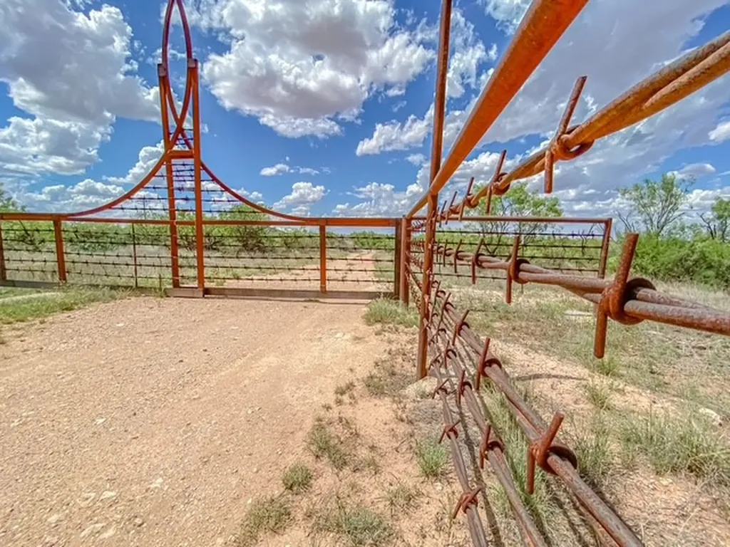 14867 County Road 407 Trent TX 79561