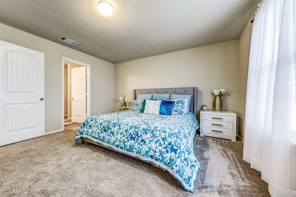 1774 Pioneer Way Lancaster TX 75146