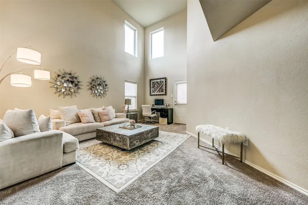 1774 Pioneer Way Lancaster TX 75146