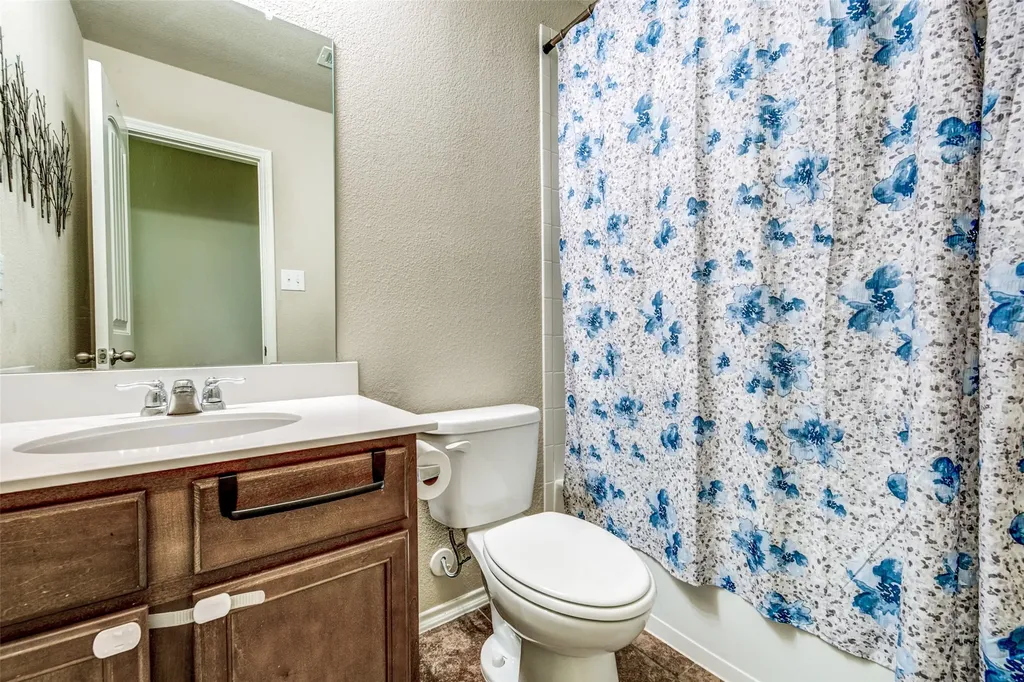 1774 Pioneer Way Lancaster TX 75146