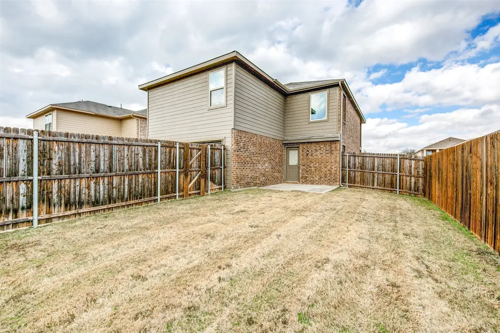 1774 Pioneer Way Lancaster TX 75146