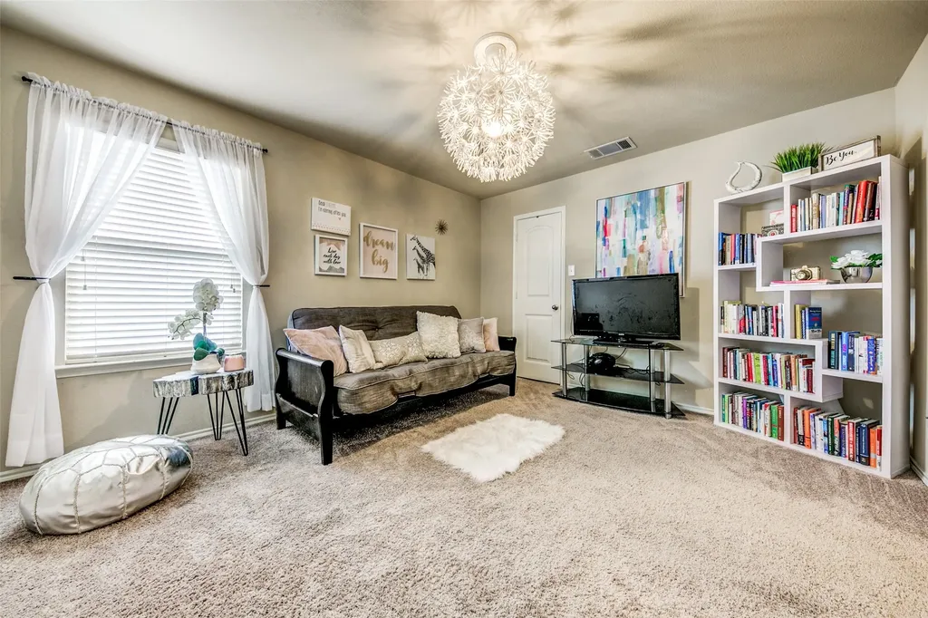 1774 Pioneer Way Lancaster TX 75146