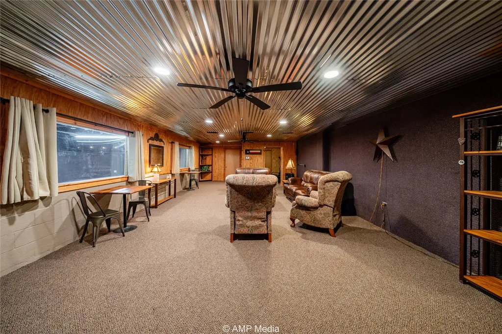 1183 W Mcharg Street Stamford TX 79553