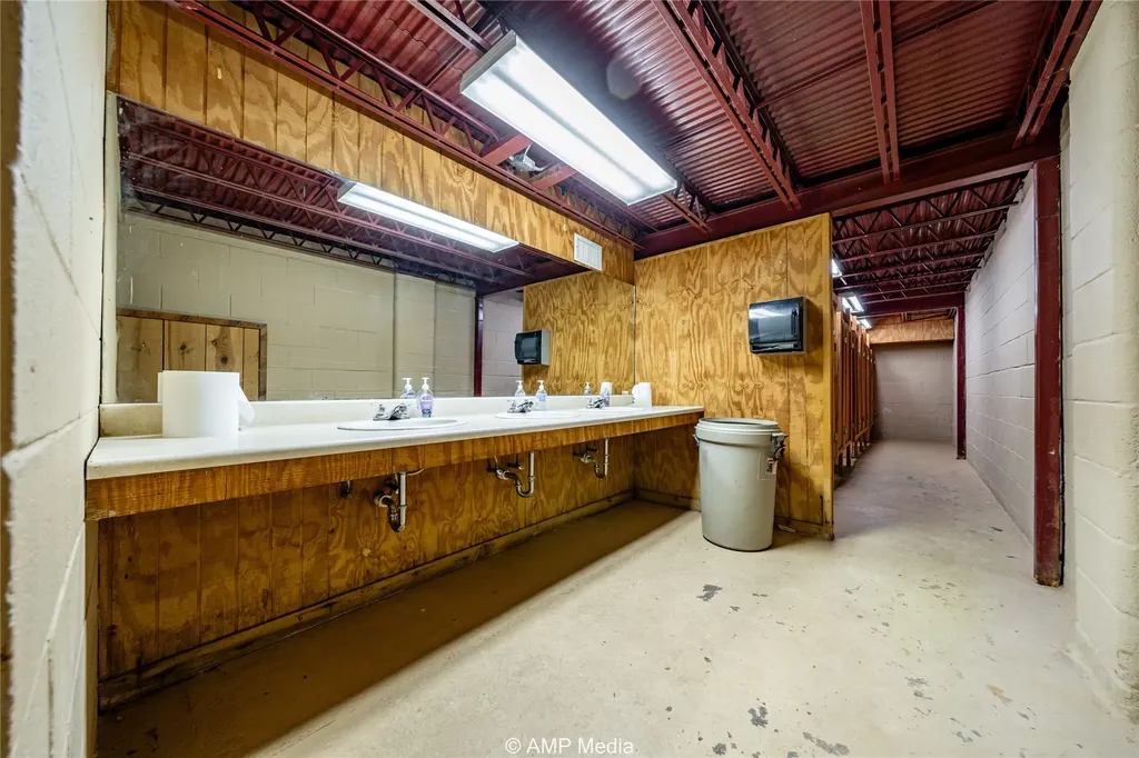 1183 W Mcharg Street Stamford TX 79553