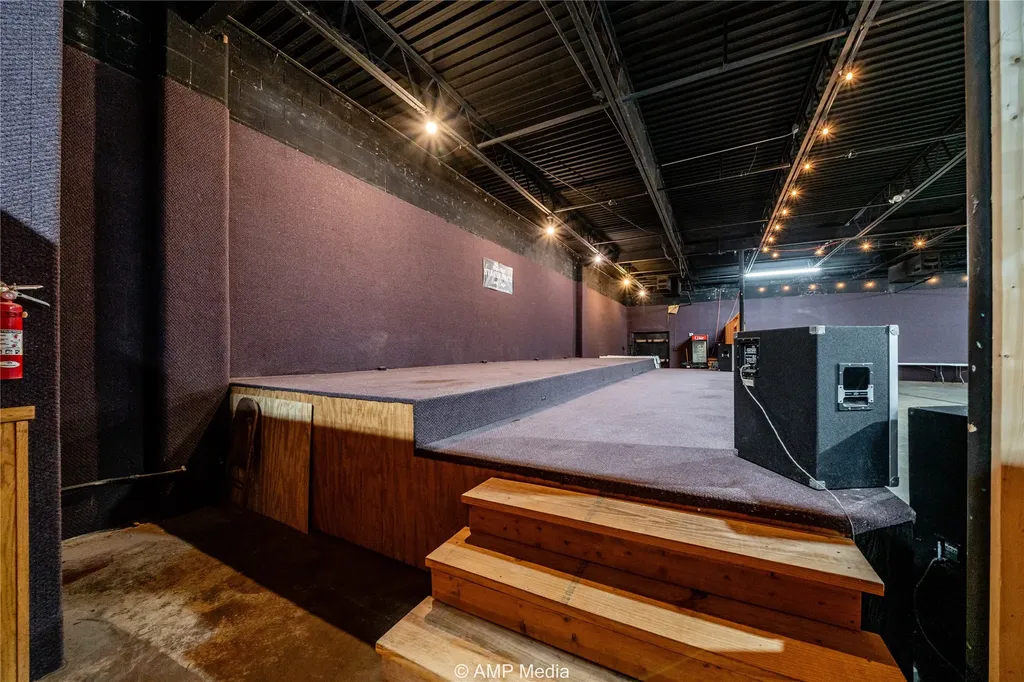 1183 W Mcharg Street Stamford TX 79553