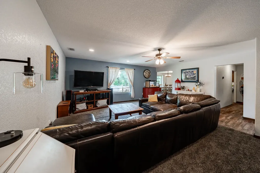 2338 Private Road 354 Hawley TX 79525