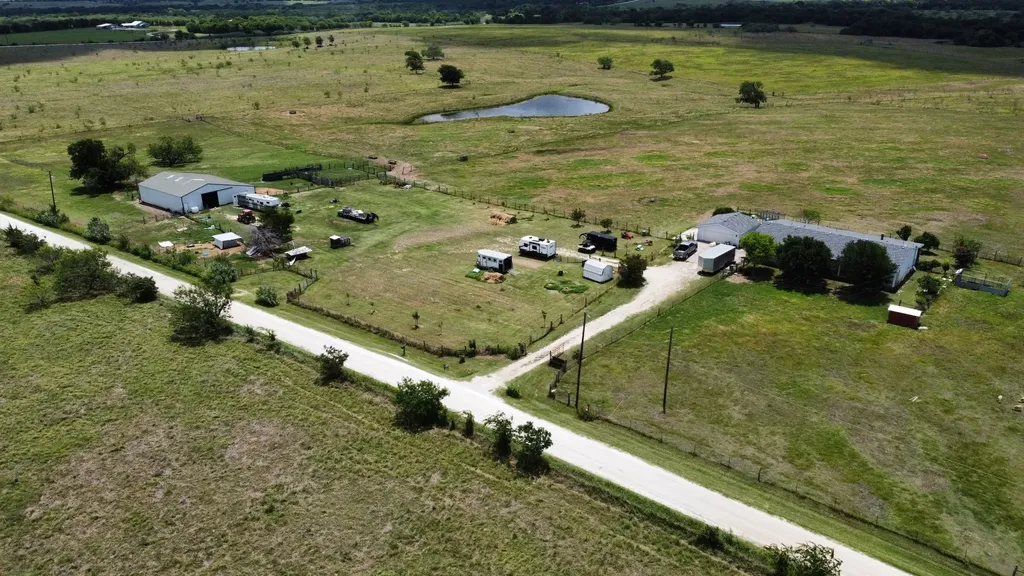 1044 Hcr 3241 Hubbard TX 76648