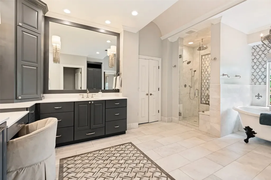 2619 King Arthur Boulevard Lewisville TX 75056