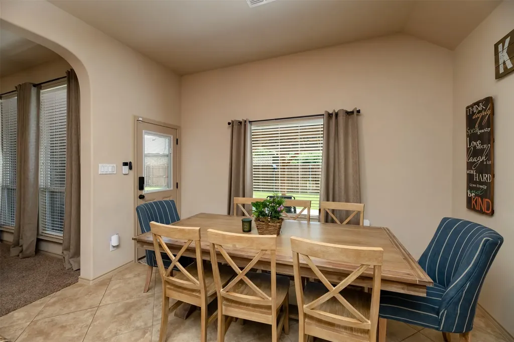 10 Ashlawn Court Edgecliff Village TX 76134