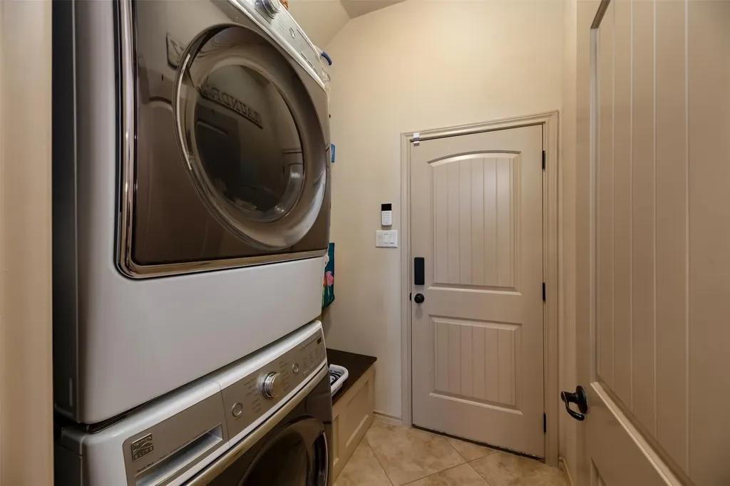 10 Ashlawn Court Edgecliff Village TX 76134