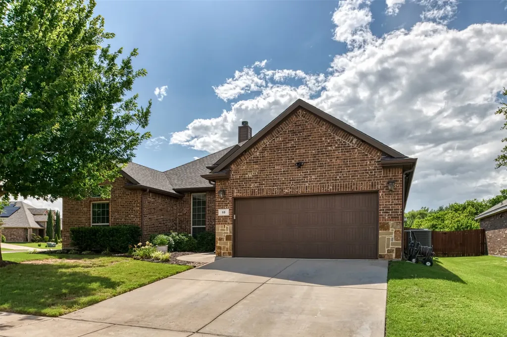 10 Ashlawn Court Edgecliff Village TX 76134