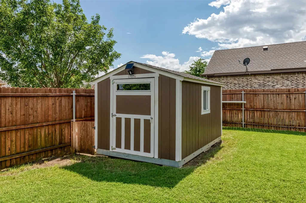 10 Ashlawn Court Edgecliff Village TX 76134