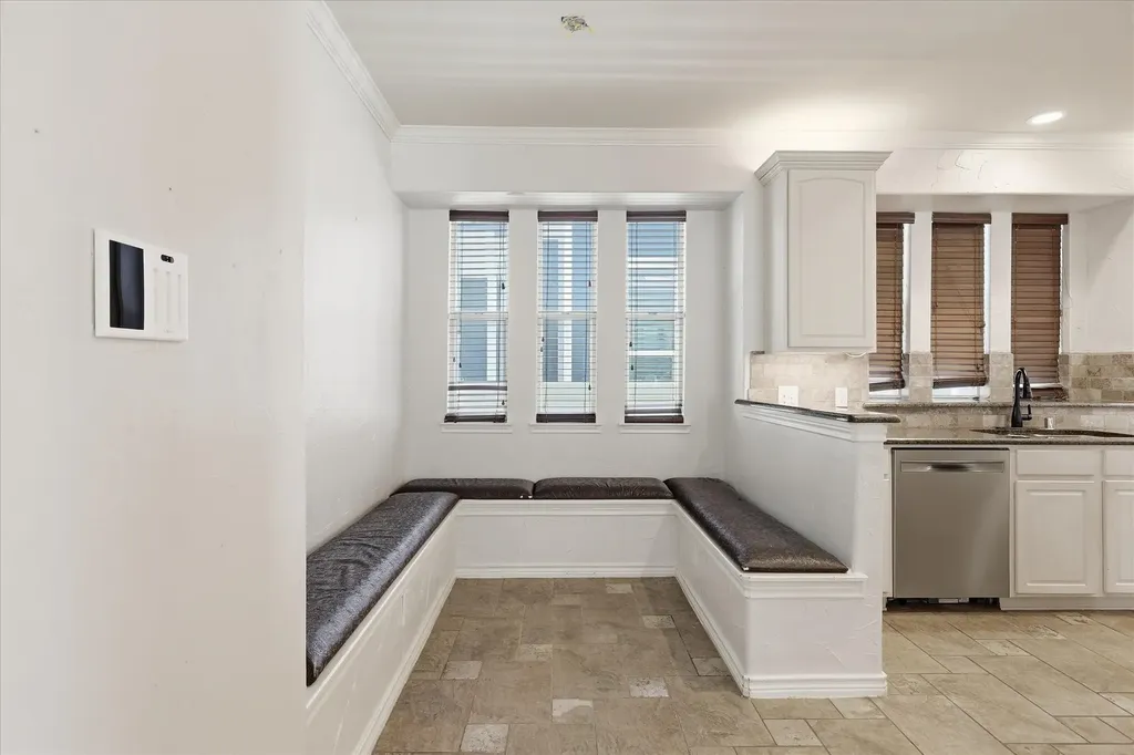 1418 Sea Pines Drive Savannah TX 76227