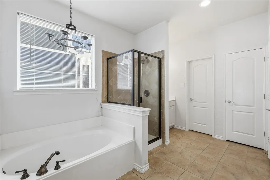 1418 Sea Pines Drive Savannah TX 76227