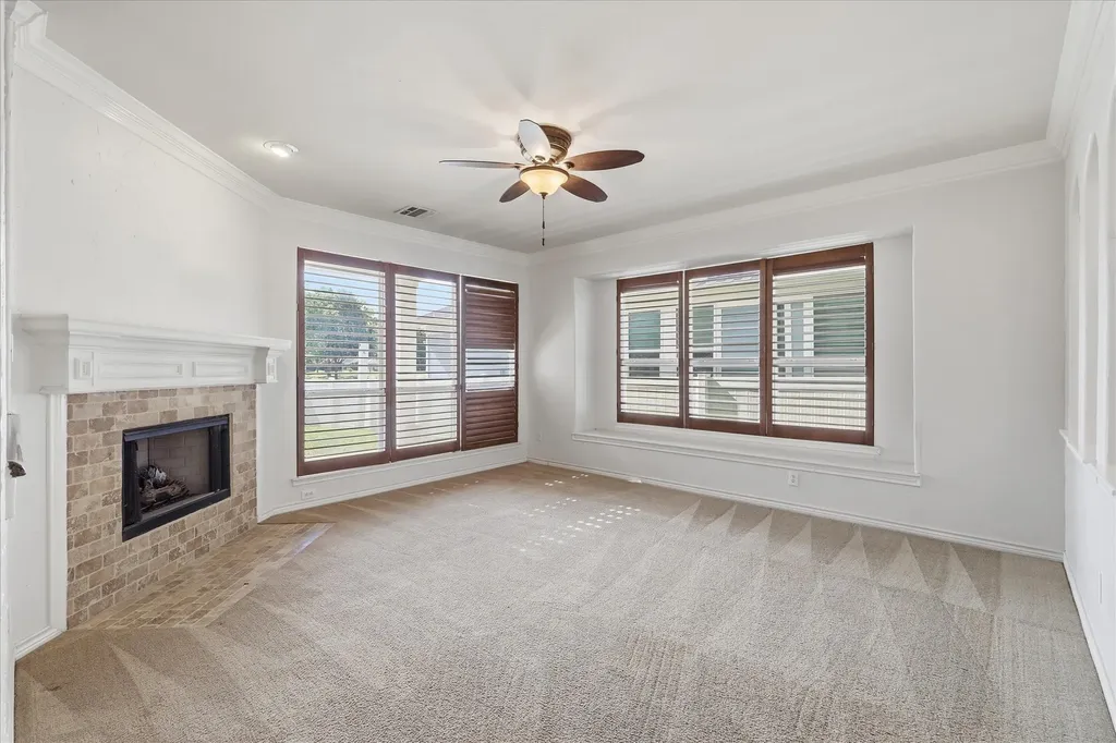 1418 Sea Pines Drive Savannah TX 76227