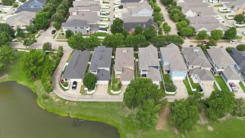 1418 Sea Pines Drive Savannah TX 76227
