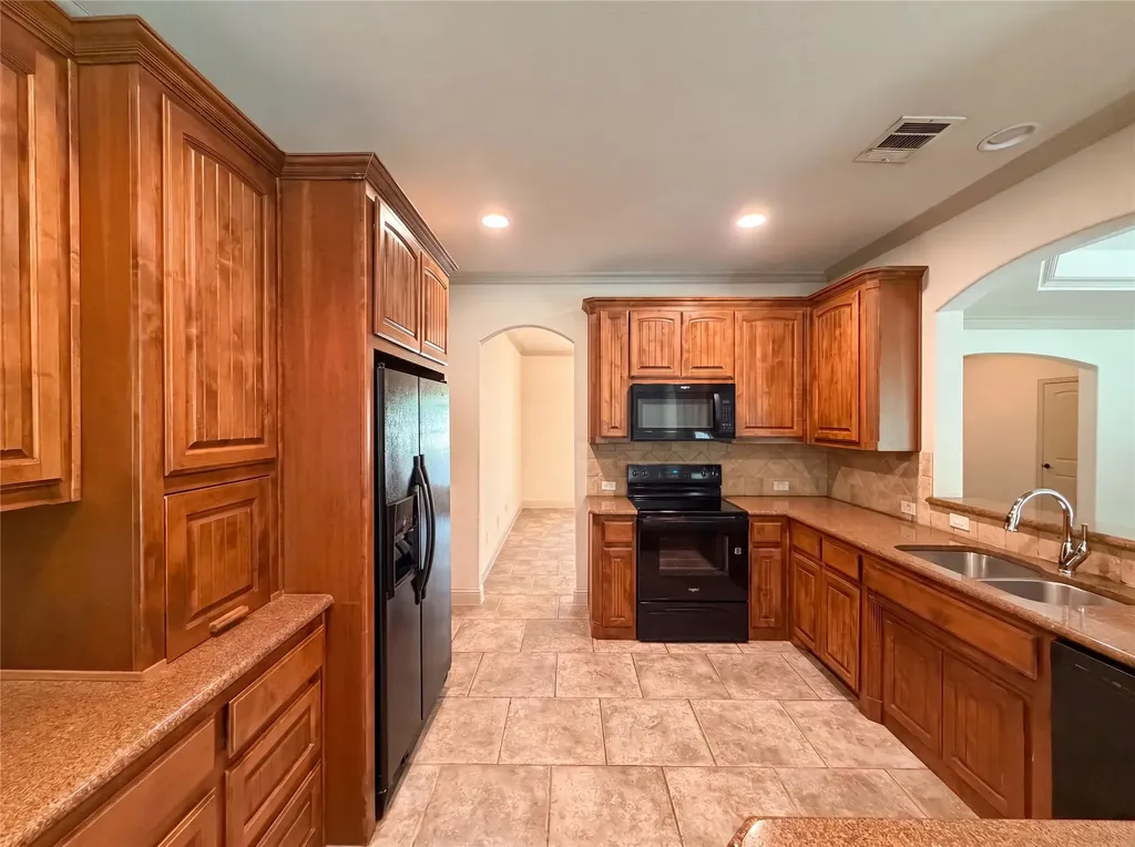 121 Rey Del Mar Circle Weatherford TX 76085