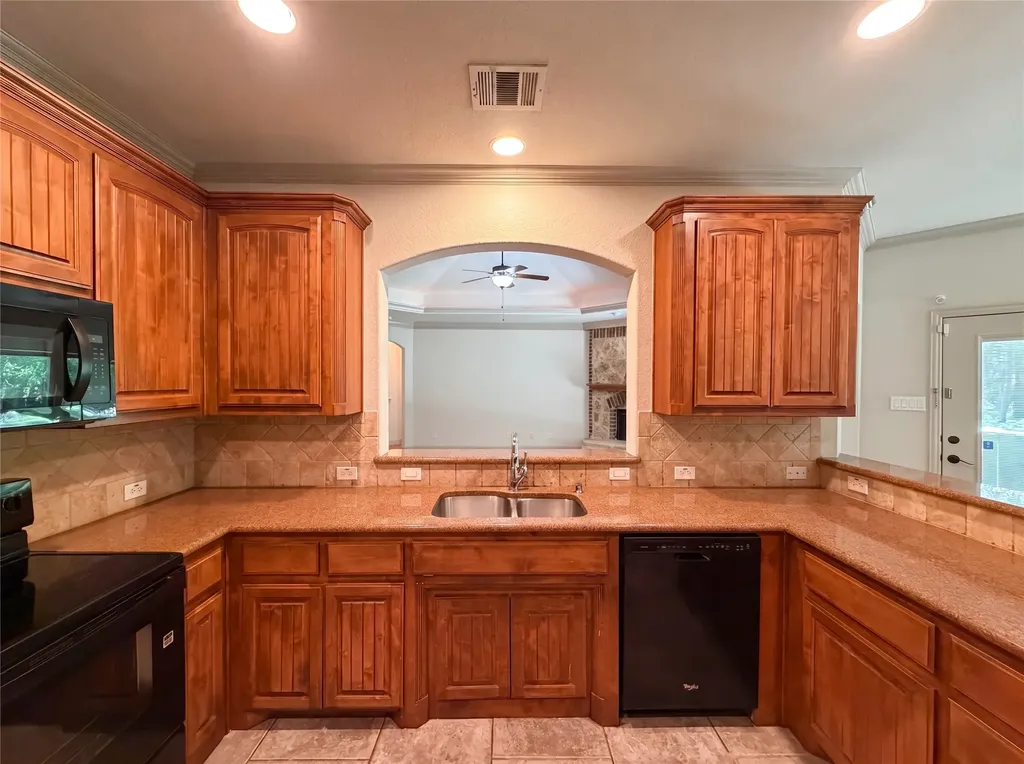 121 Rey Del Mar Circle Weatherford TX 76085
