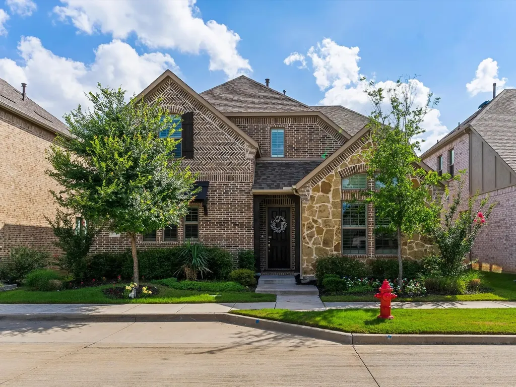 12767 Royal Oaks Lane Farmers Branch TX 75234